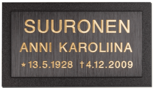 Valettu muistolaatta hautakiveen - kehys madallettu