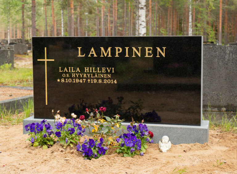 Hautakivi "Lampinen"