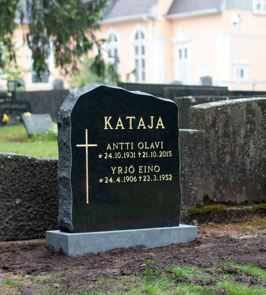 Hautakivi "Kataja"