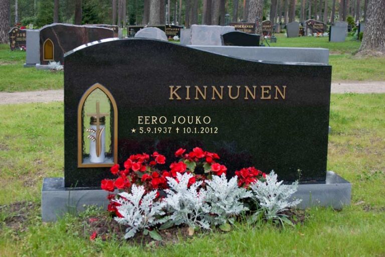 Hautakivi "Kinnunen"