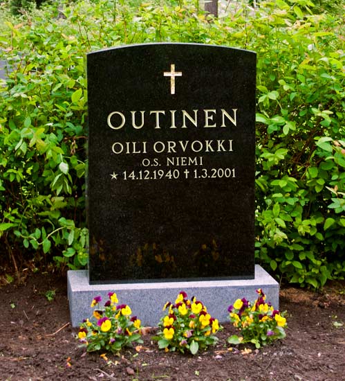 Hautakivi "Outinen"