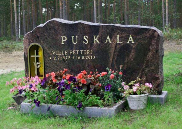 Hautakivi "Puskala"