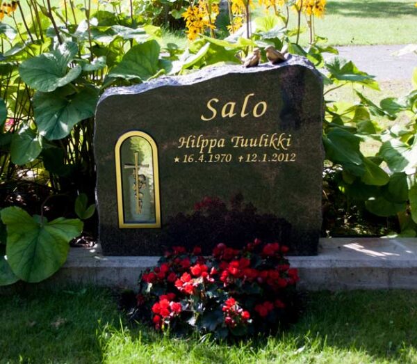 Hautakivi "Salo"